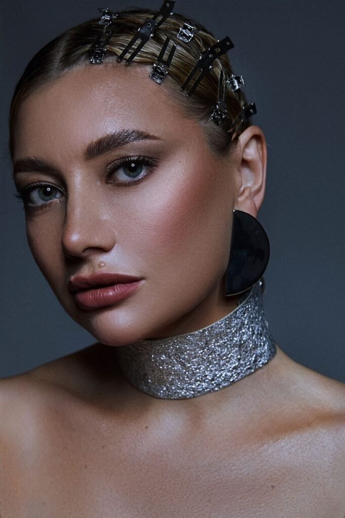 The Silent Bodies Behind Fashion: Why the Industry Still Profits From Your Discomfort
